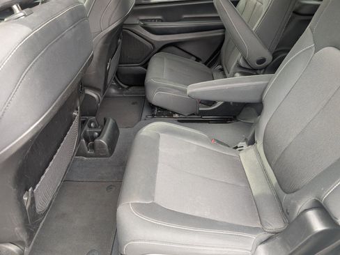 Used 2023 Jeep Grand Cherokee L Laredo w/ Luxury Tech Group I image 5