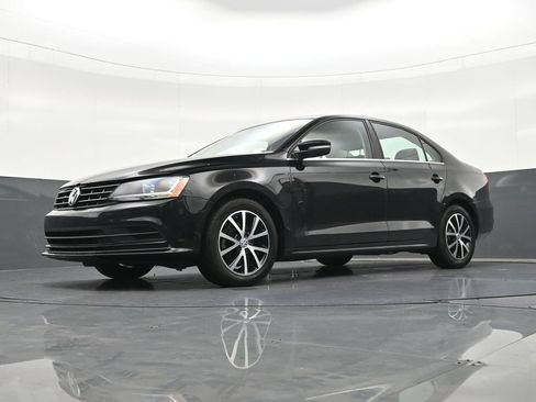 Used 2018 Volkswagen Jetta SE FWD image 18