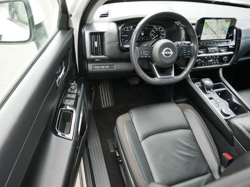 Certified 2023 Nissan Pathfinder SL w/ Black Appearance Package AWD/4WD image 10