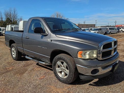 Used 2004 Dodge Ram 1500 Truck SLT image 3