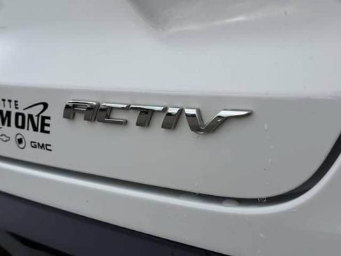 Used 2025 Chevrolet Trax ACTIV w/ Sunroof Package FWD image 7