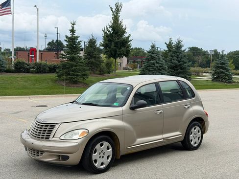 Used 2004 Chrysler PT Cruiser FWD image 2