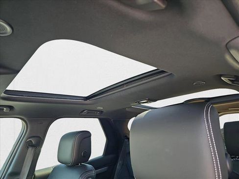 New 2025 Land Rover Discovery Dynamic SE AWD/4WD image 30