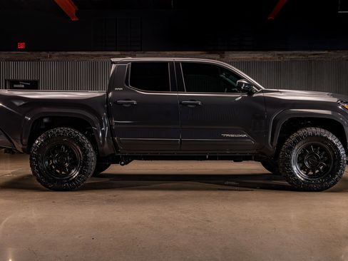 Used 2026 Toyota Tacoma SR5 w/ SR5 Upgrade Package image 11