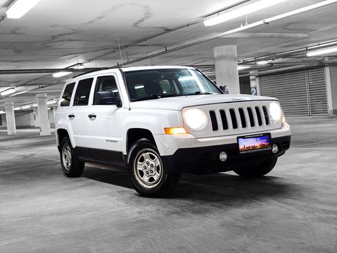 Used 2016 Jeep Patriot Sport image 4