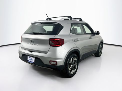 Used 2023 Hyundai Venue SEL FWD image 5