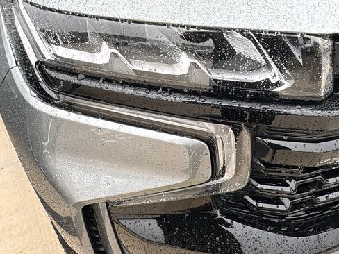 Used 2024 Chevrolet Tahoe Z71 w/ Luxury Package image 12