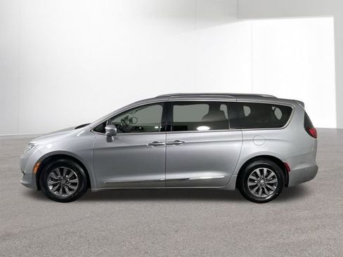 Used 2019 Chrysler Pacifica Touring-L Plus w/ Advanced Safetytec Group image 14