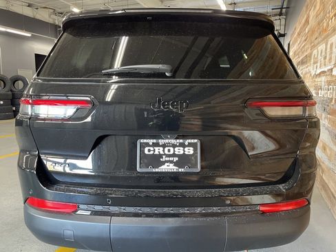 New 2025 Jeep Grand Cherokee L Altitude image 41