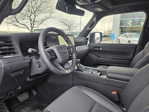 Used 2026 Lexus GX 550 w/ Accessory Package (2T) image 10