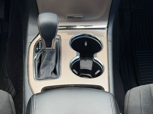 Used 2017 Jeep Grand Cherokee Laredo RWD image 18