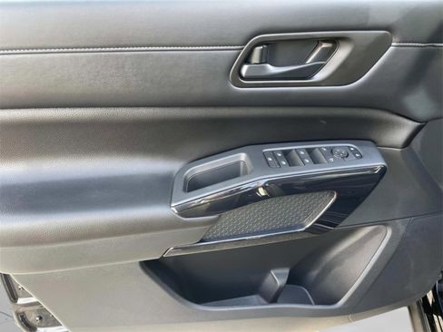 New 2025 Nissan Pathfinder SV image 14