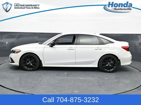 Used 2023 Honda Civic Sport image 5
