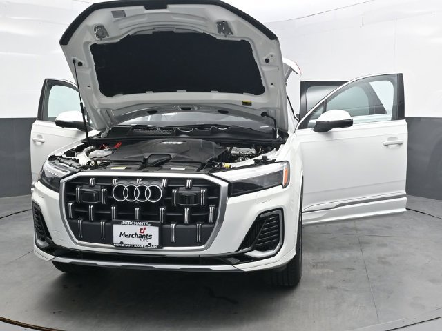 Used 2025 Audi Q7 3.0T Premium Plus AWD/4WD image 43