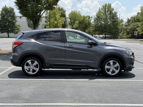 Used 2016 Honda HR-V EX image 8