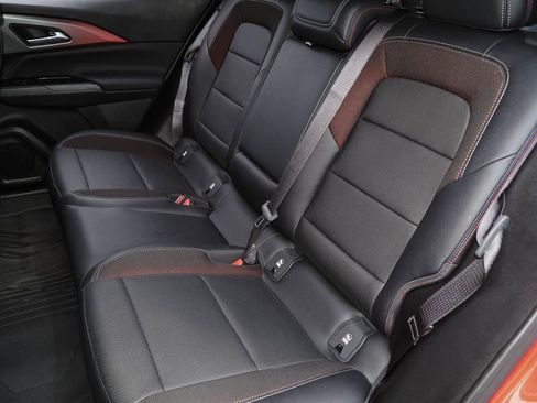 Used 2025 Chevrolet Equinox EV RS FWD image 19