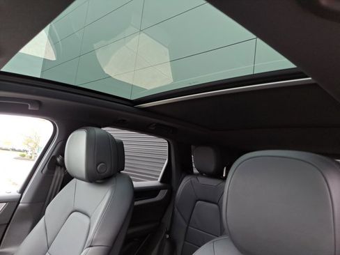 Certified 2024 Porsche Cayenne image 36