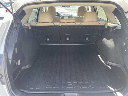 Used 2017 Subaru Outback 2.5i Limited image 7
