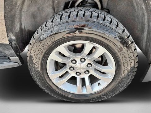 Used 2018 Chevrolet Tahoe LT AWD/4WD image 11