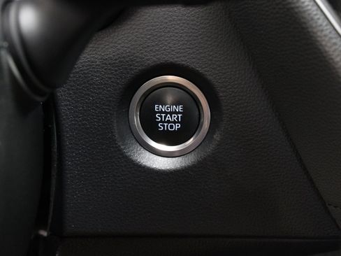 Used 2025 Toyota Corolla SE FWD image 17