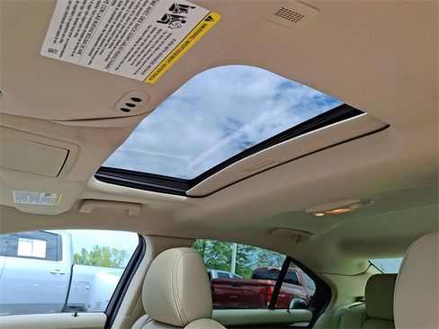 Used 2019 Ford Taurus Limited image 11