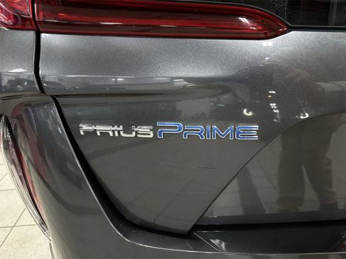 Used 2017 Toyota Prius Prime Plus image 26
