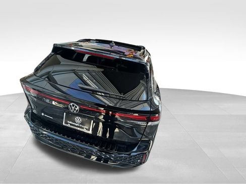 New 2026 Volkswagen Tiguan SE R-Line FWD image 4