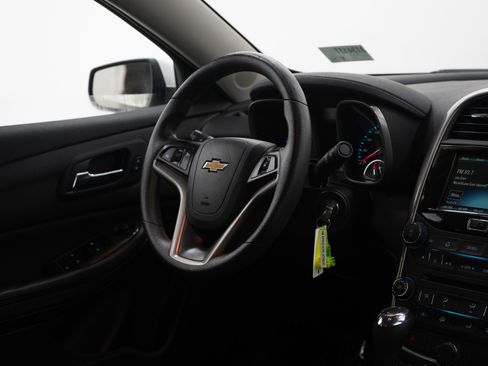 Used 2015 Chevrolet Malibu LT image 12