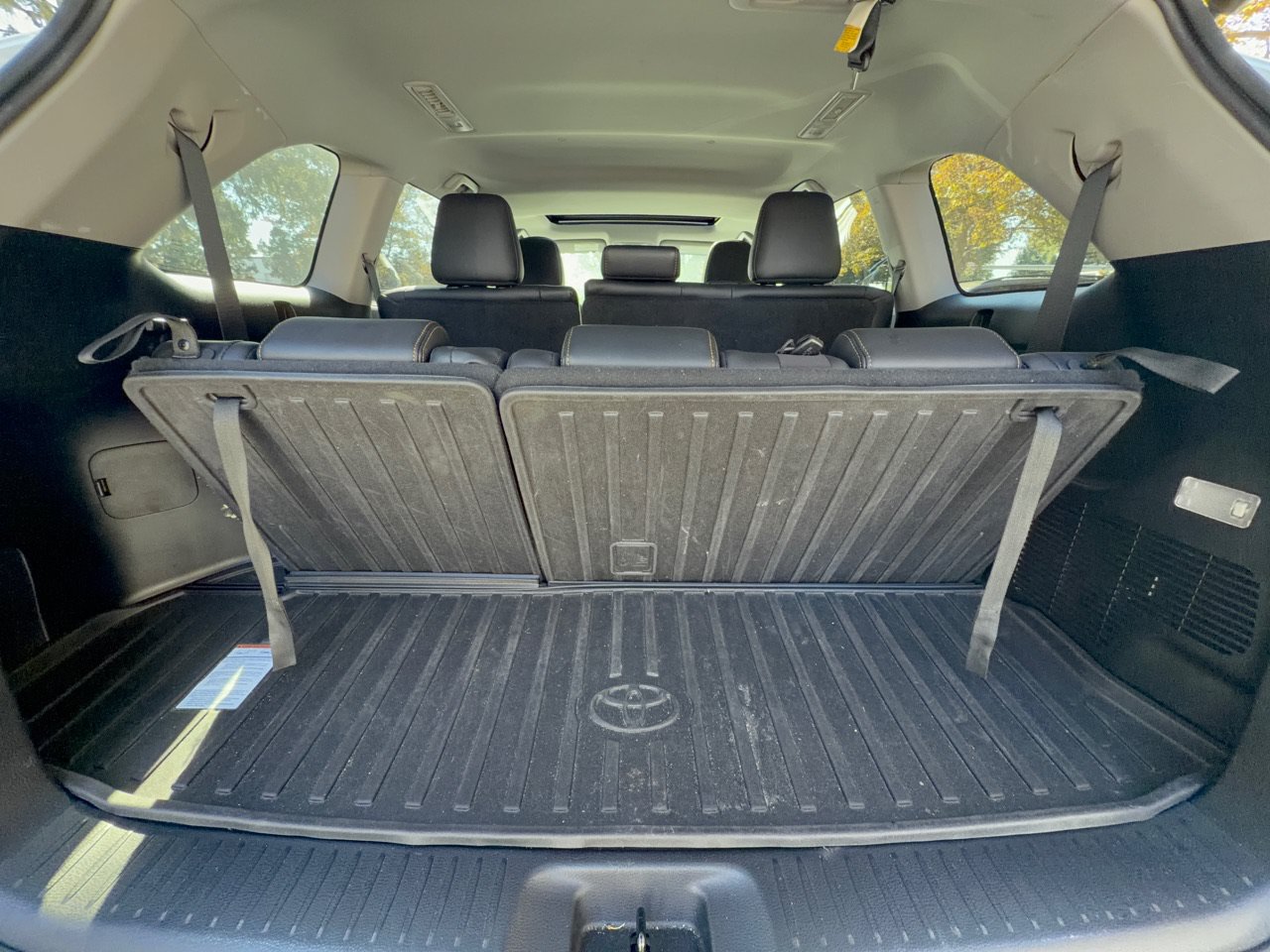 Used 2018 Toyota Highlander XLE AWD/4WD image 28