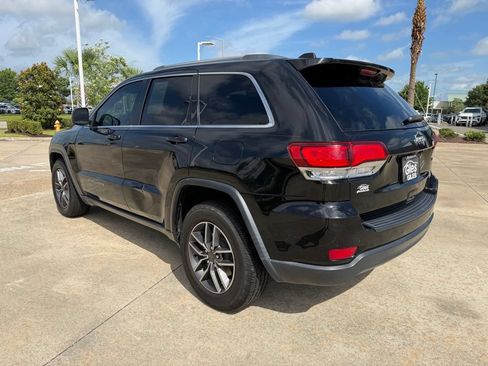 Used 2020 Jeep Grand Cherokee Laredo w/ Laredo X Package RWD image 3