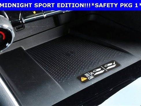 Used 2026 Chevrolet Traverse LT w/ Midnight/Sport Edition image 28