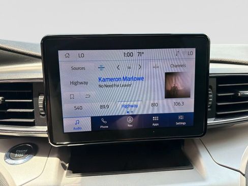 Used 2024 Ford Explorer XLT w/ Equipment Group 202A AWD/4WD image 24