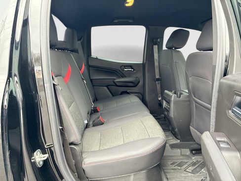 Certified 2025 Chevrolet Colorado Z71 w/ Midnight Edition image 27