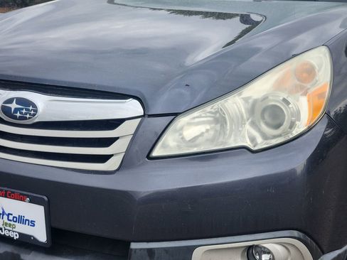Used 2011 Subaru Outback 2.5i Premium w/ All-Weather Pkg AWD/4WD image 9