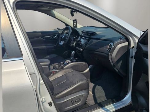 Used 2020 Nissan Rogue SL w/ Premium Package AWD/4WD image 8