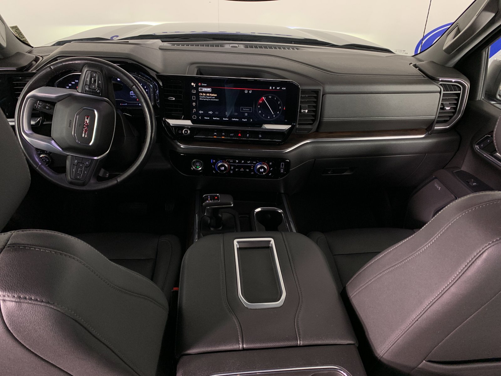 Used 2022 GMC Sierra 1500 SLT AWD/4WD image 33