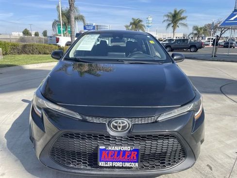 Used 2020 Toyota Corolla LE image 3