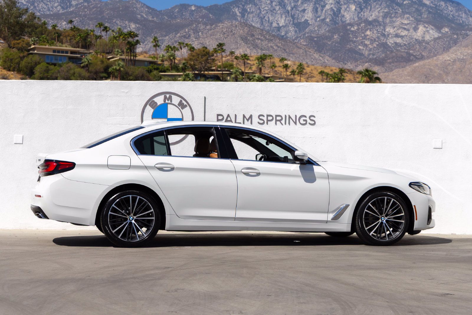 Certified 2023 BMW 530i w/ Premium Package RWD image 5