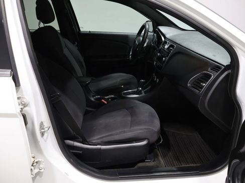 Used 2012 Chrysler 200 LX image 12