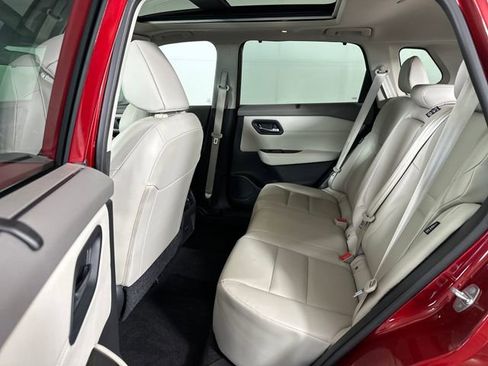 Used 2023 Nissan Rogue SV w/ SV Premium B Package image 25