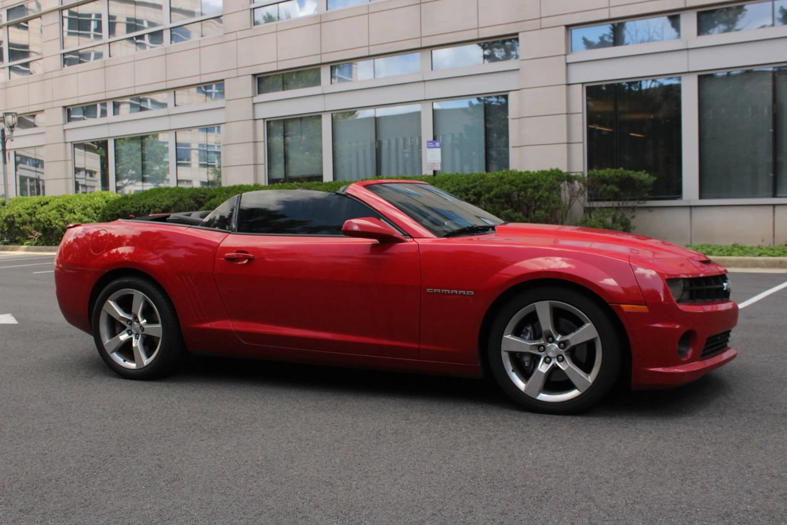 Used 2012 Chevrolet Camaro SS RWD image 2