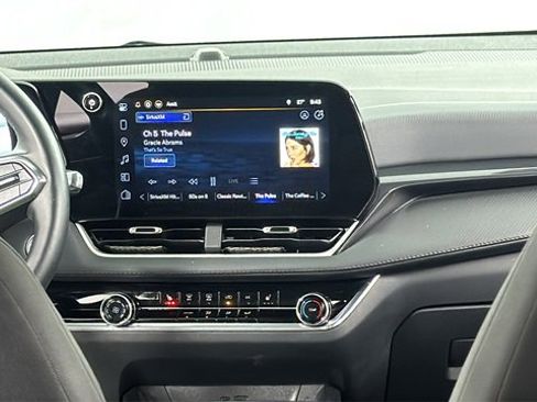 Used 2025 Chevrolet Equinox LT image 16