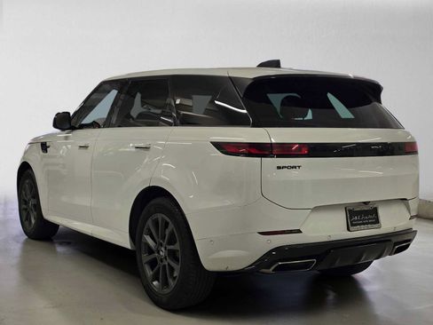 Used 2024 Land Rover Range Rover Sport Dynamic SE AWD/4WD image 3