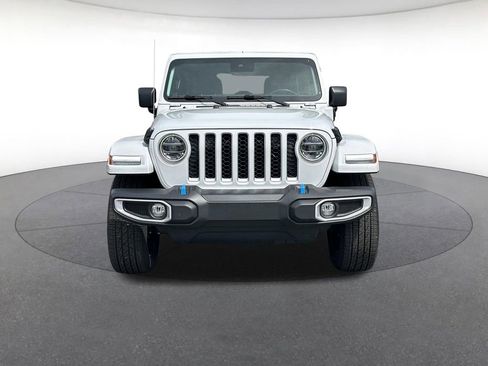 Certified 2022 Jeep Wrangler Unlimited Sahara w/ Cold Weather Group image 9