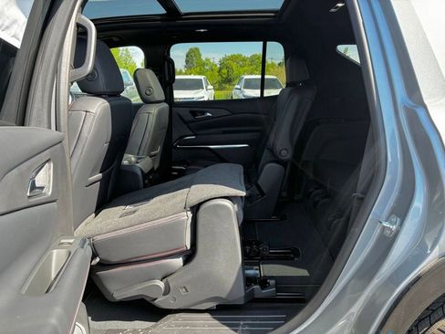 New 2026 Chevrolet Traverse RS w/ LPO, Floor Liner Package AWD/4WD image 41