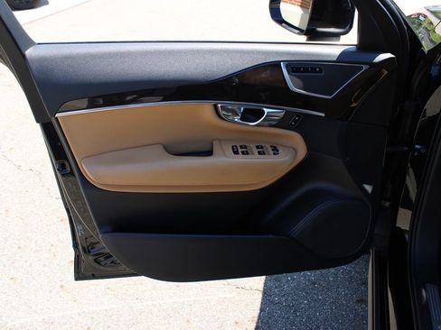 Used 2019 Volvo XC90 T6 Momentum w/ Advanced Package AWD/4WD image 8