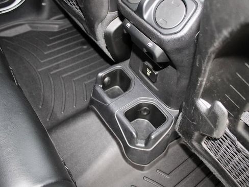Used 2020 Jeep Gladiator Rubicon AWD/4WD image 34