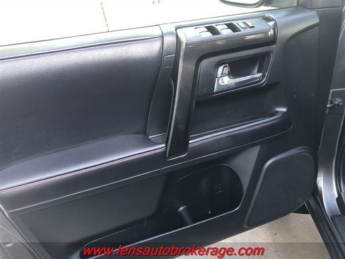 Used 2019 Toyota 4Runner TRD Off-Road Premium AWD/4WD image 11