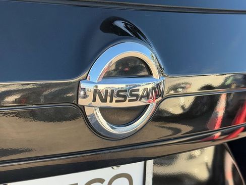 Used 2017 Nissan Rogue SV FWD image 16
