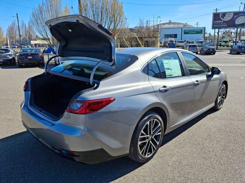 New 2026 Toyota Camry XLE image 9